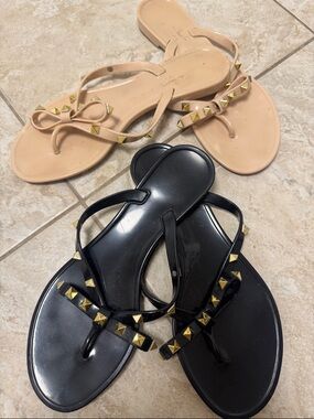 Studded Bow Jelly Thong Sandals - Black and Nude